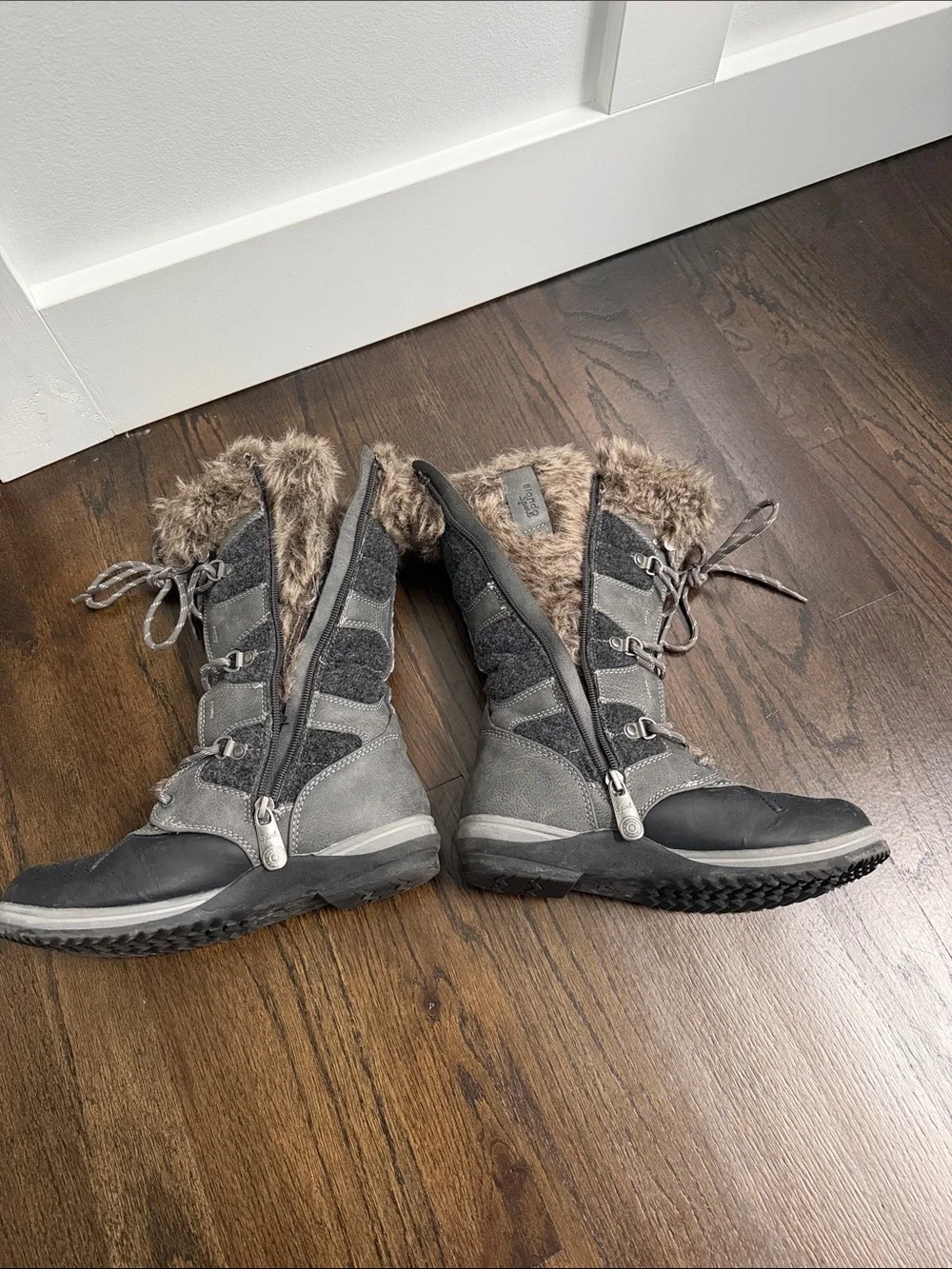 Blondo stylish gray